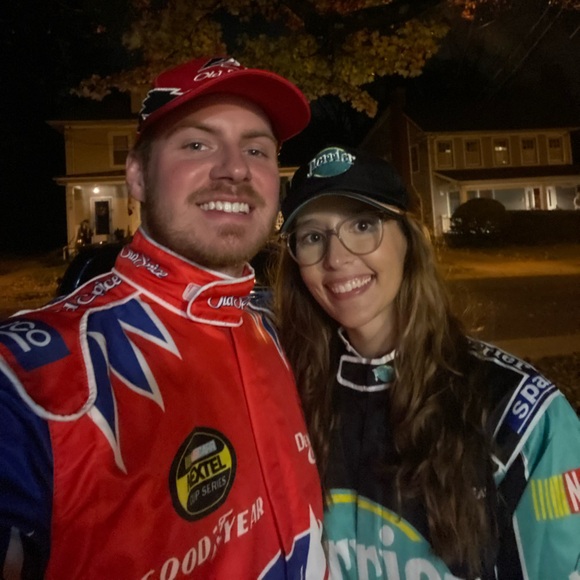 Meet your Posher, Melissa - Picture 1 of 1